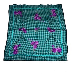 NWOT Accomply silk square scarf 35”x35”